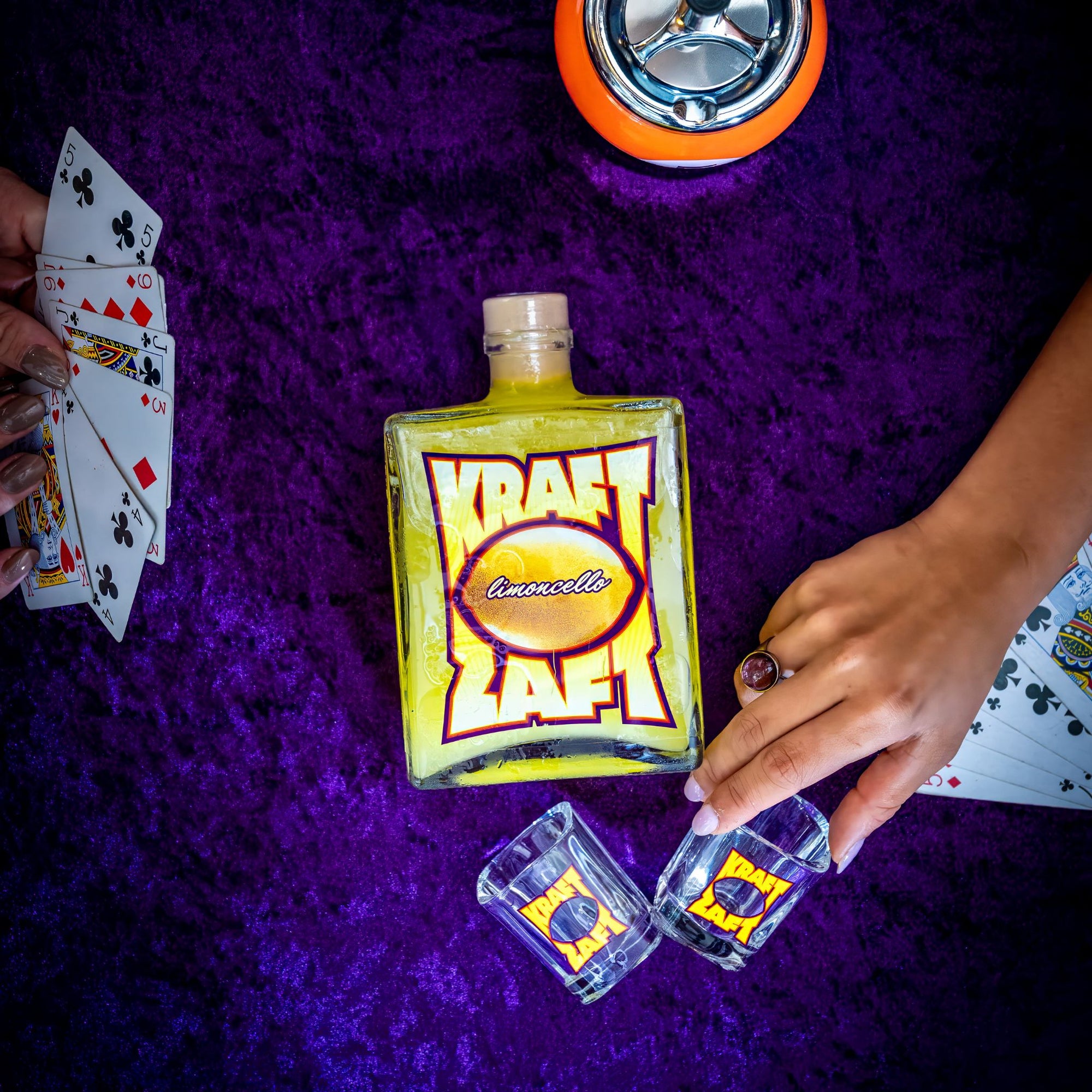 BLACK FRIDAY DEAL 3: 2 Bottles + 2 Shots + 2 Longdrinks